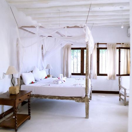 Met Beach Resort Malindi Bagian luar foto
