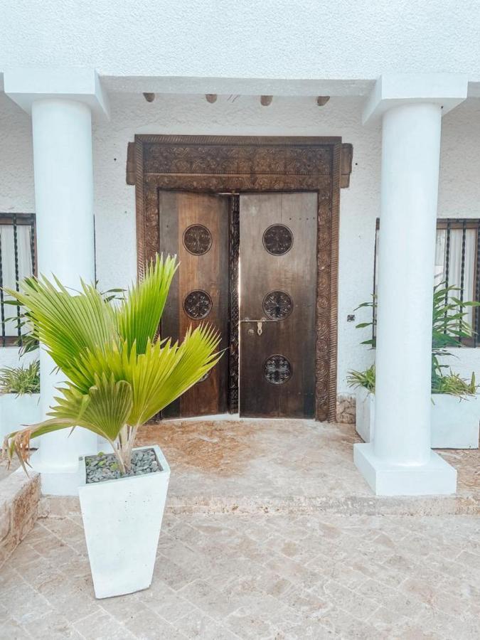 Met Beach Resort Malindi Bagian luar foto