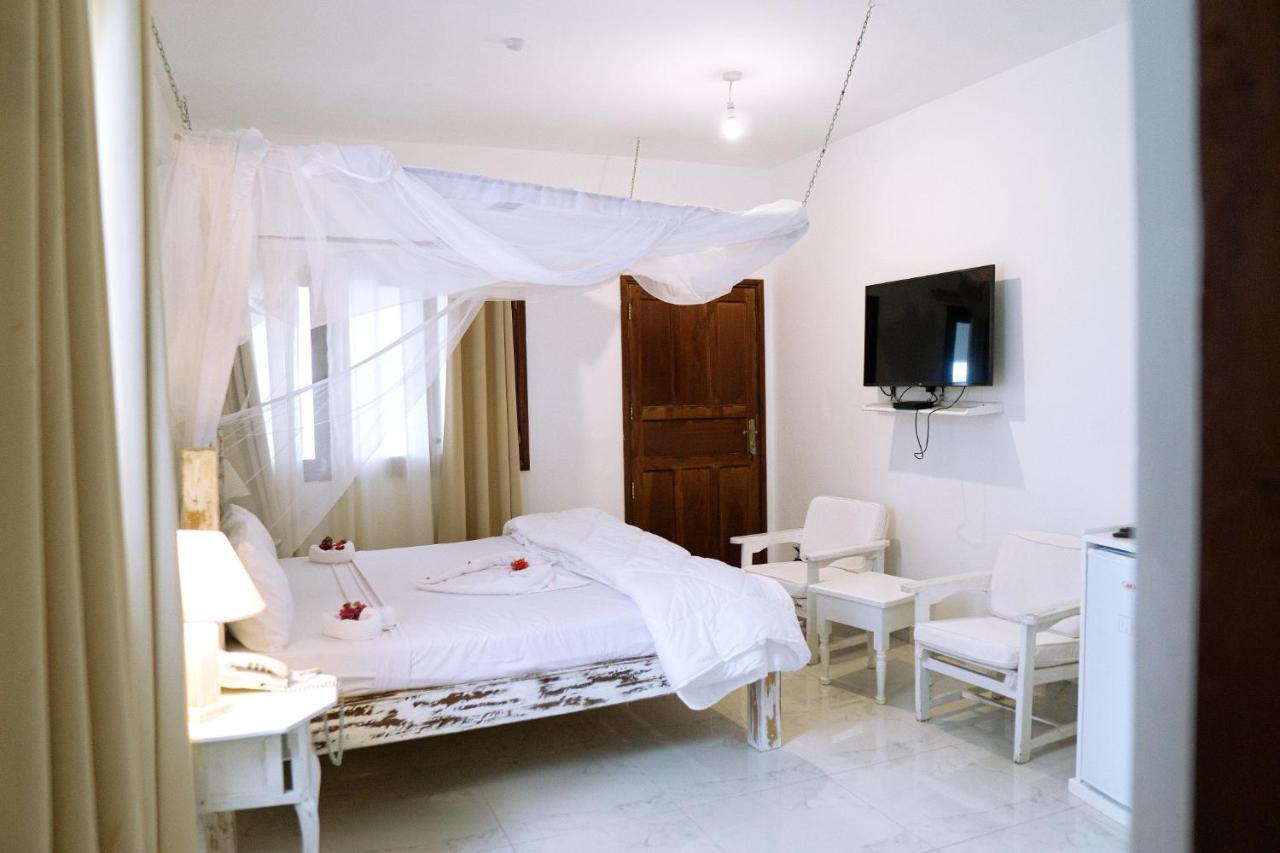 Met Beach Resort Malindi Bagian luar foto